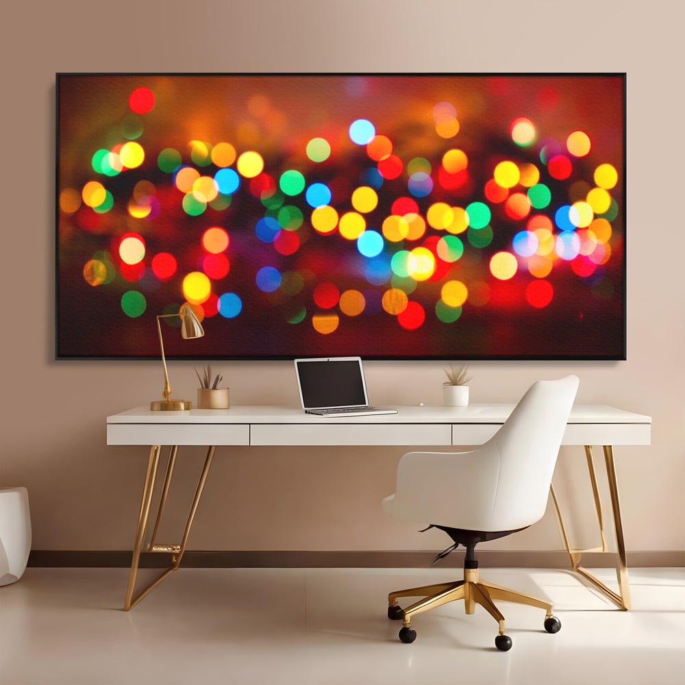 Tablou canvas cu tablou canvas cu lumini bokeh, in rama de aluminiu negru, pe perete intr-un birou